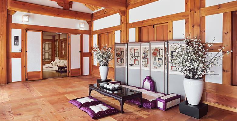 traditional korean living room