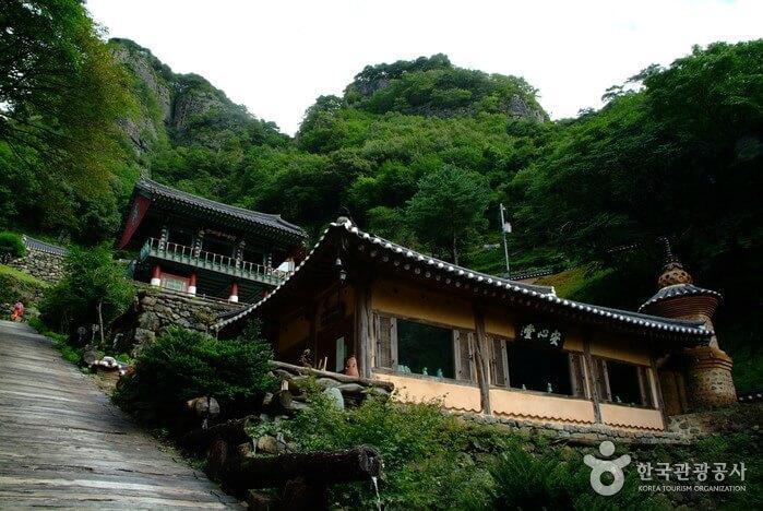 buddhist temple