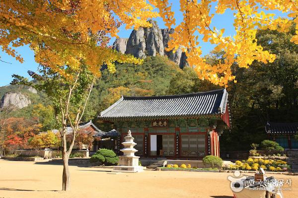 korean temple best time to visit south korea