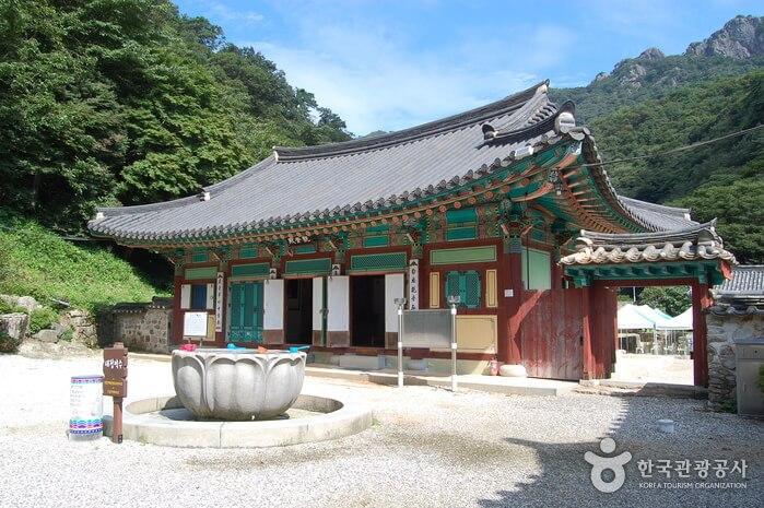 korean temple