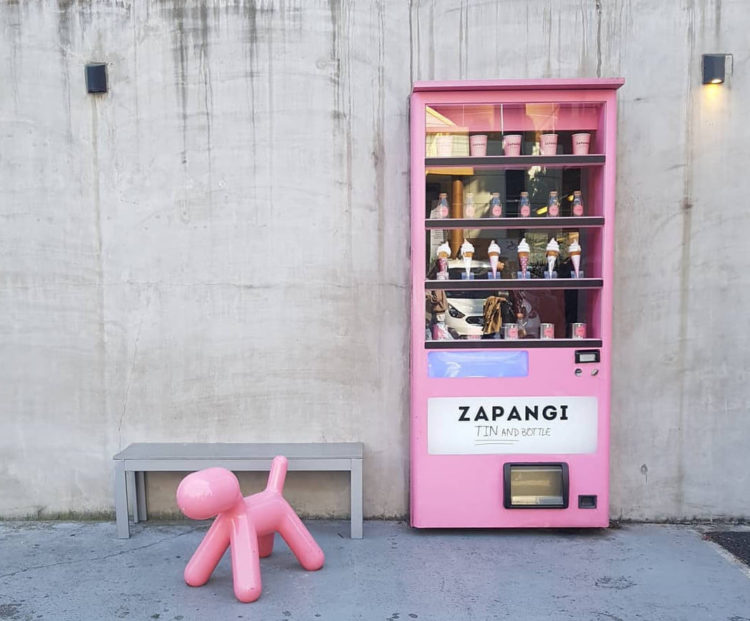 Zapangi Café (자판기) The Pink Vending Machine Café KoreaTravelPost