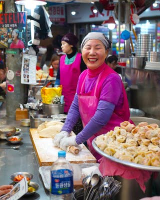 netflix korea street food cho yonsoon gwangjang market