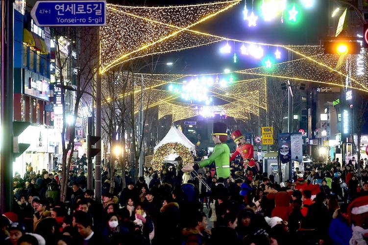 Sinchon Yonsei Ro christmas