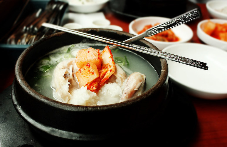 "Samgyetang" by thy khuê is licensed under CC BY-NC-ND 2.0 summer korean dishes