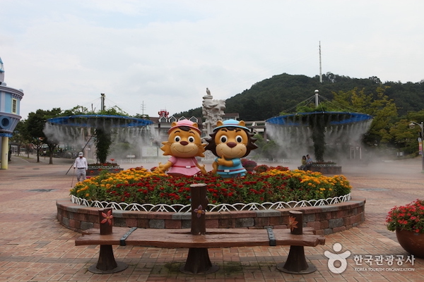 korea theme parks summer