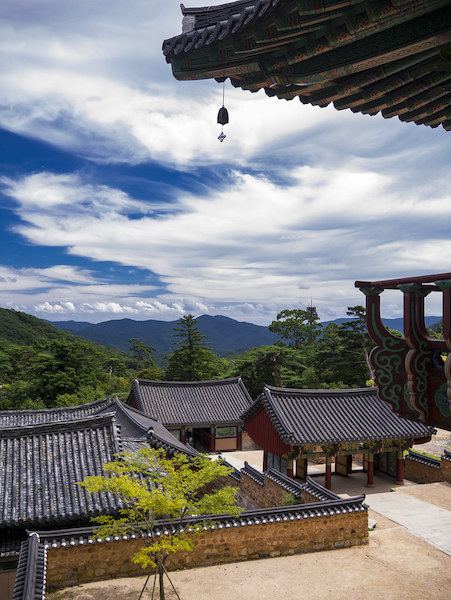  "Beomeosa Temple" by B Lucava is licensed with CC BY-NC-ND 2.0. To view a copy of this license, visit https://creativecommons.org/licenses/by-nc-nd/2.0/ 
cool busan valleys 