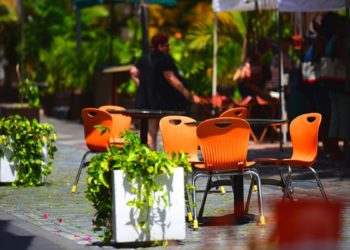 k-pop idol cafes restaurants