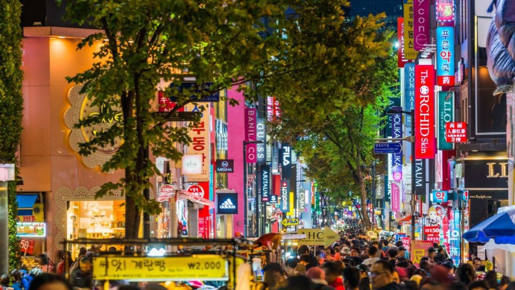 best club in Itaewon for foreigners
places to visit in Seoul at night