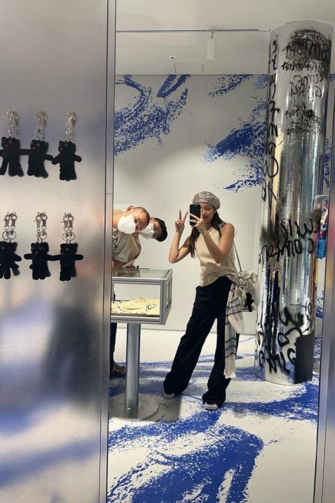 BLACKPINK Jennie at COMFORT Café Seoul