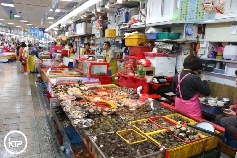 Busan Jagalchi Shindonga Fish Market