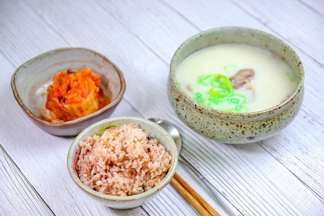 Traditional Korean Winter Soups - Seolleongtang (설렁탕)