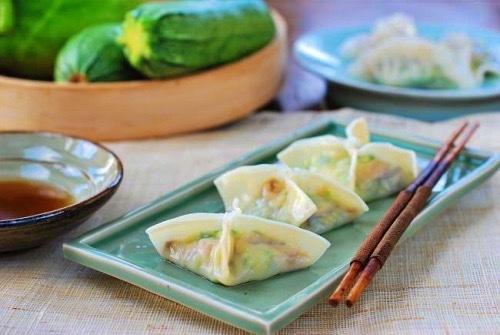 A square-shaped mandu, traditional snack from Korea | Korea Bapsang