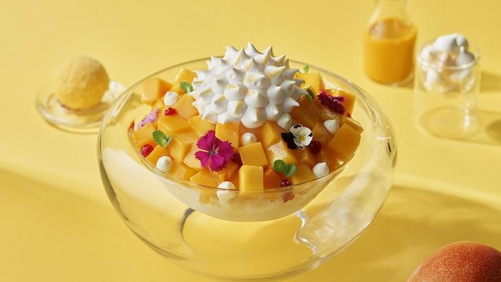 Apple mango pavlova bingsu
