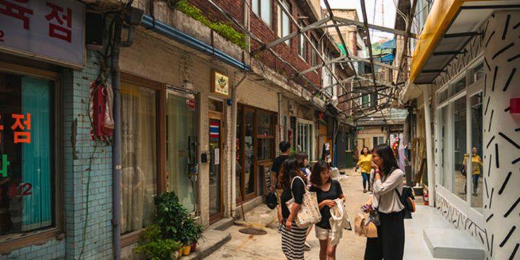 Haebangchon Sinheung Market