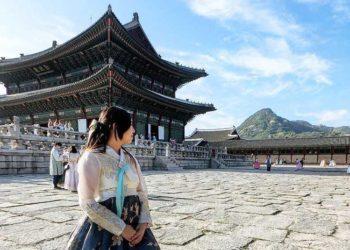 hanbok rental gyeongbokgung palace seoul korea
