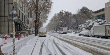 heavy snow korea travel disruption