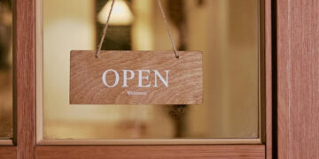 Visit Geum Eun Bang: Cozy Pet-Friendly Cafe by Kwon Eun Bi