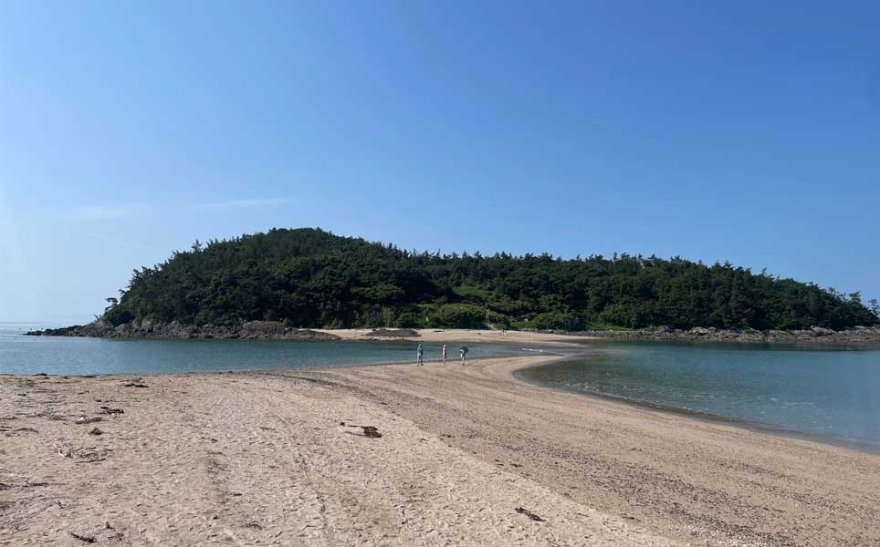 Jindo sea parting road, what is Moses miracle of South Korea