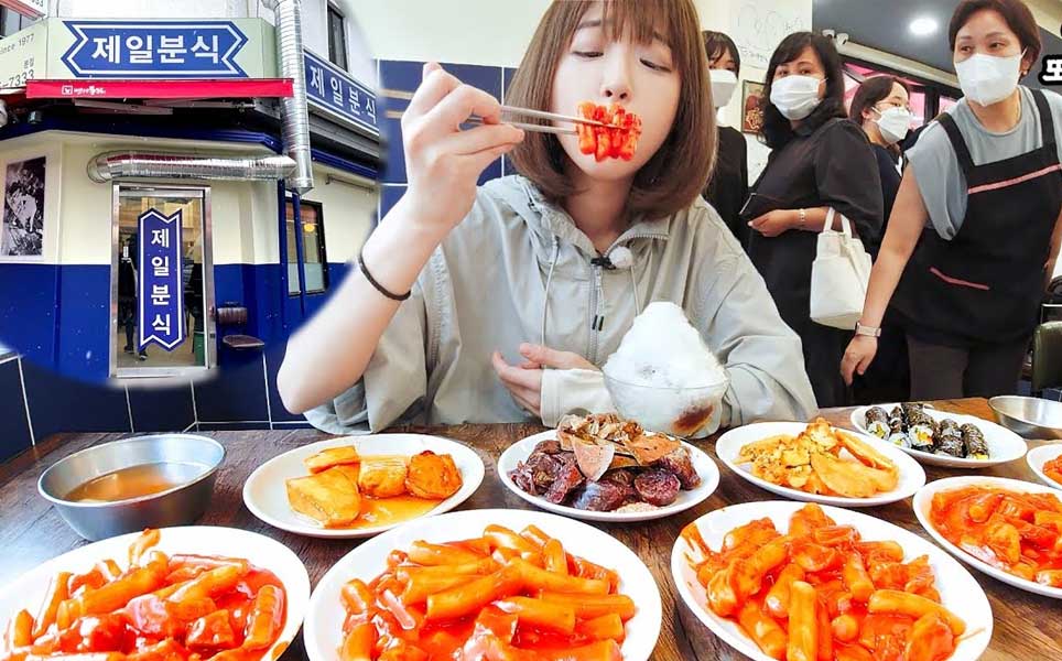 food-centric broadcasts originating from South Korea mukbang cookbang culture