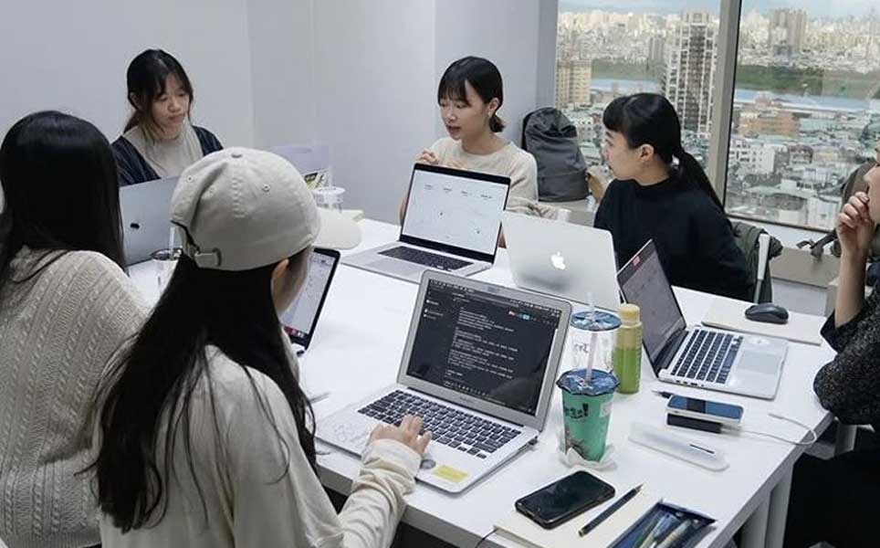working in south korea as foreigner guide pros and cons